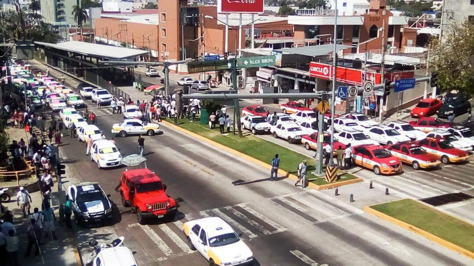 trabajadores del ayuntamiento bloquean